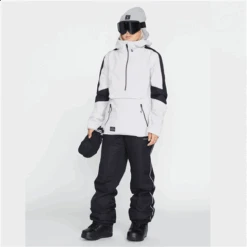 Volcom Mirror Pullover - Women's - 2023 Model 6 Volcom Mirror Pullover - Women's - 2023 Model -Ski Supplies Store H0652303 AMS F 1188x1584 crop center