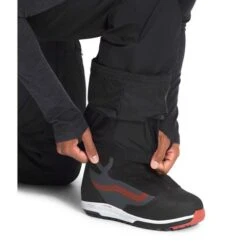 The North Face Chakal Pant - Men's -Ski Supplies Store fw22 nf0a5iyv jk3 modelalt1