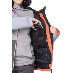 686 Athena Insulated Jacket - Women's -Ski Supplies Store fw23 686 womensathenainsulatedjacket goblingreencolorblock 6