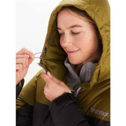 Marmot Guides Down Hoody - Women's -Ski Supplies Store fw23 marmot womensguidesdownhoody blackmilitarygreen 5