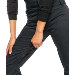 Roxy Diversion Pant - Women's -Ski Supplies Store fw23 roxy womensdiversionpant trueblack 5